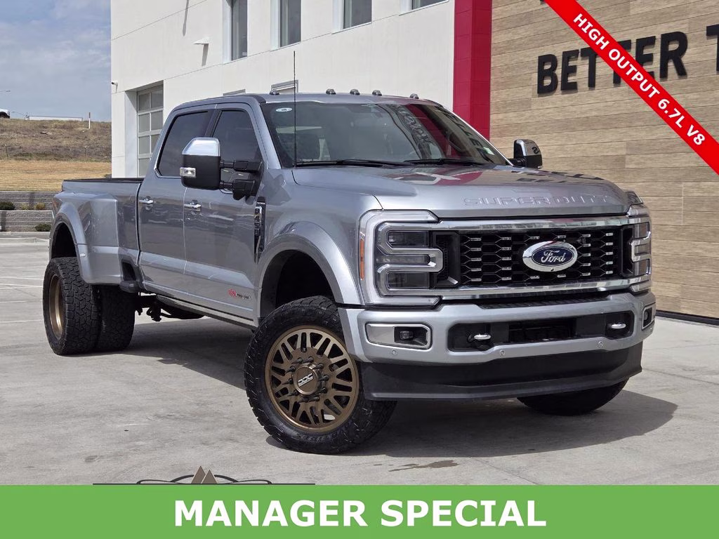 2023 Silver Ford Super Duty F-450 DRW Platinum 4X4 Truck
