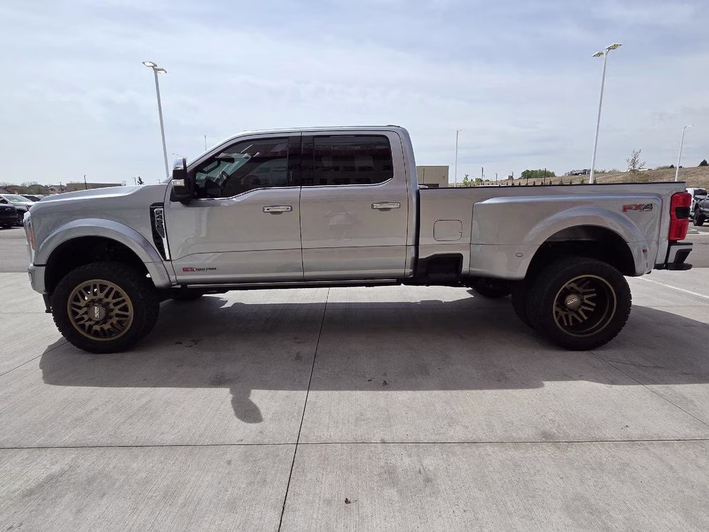 2023 Silver Ford Super Duty F-450 DRW Platinum 4X4 Truck