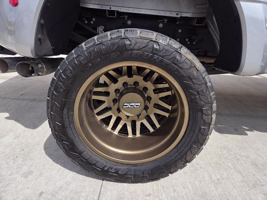 2023 Silver Ford Super Duty F-450 DRW Platinum 4X4 Truck