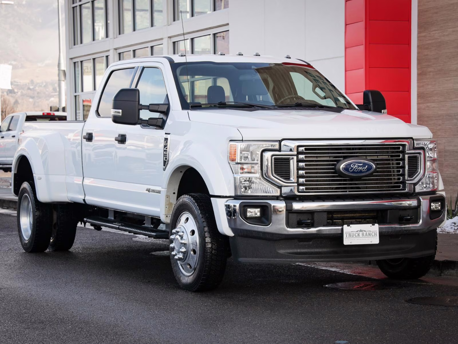 2021 Oxford White Ford Super Duty F-450 DRW XLT 4X4 Truck