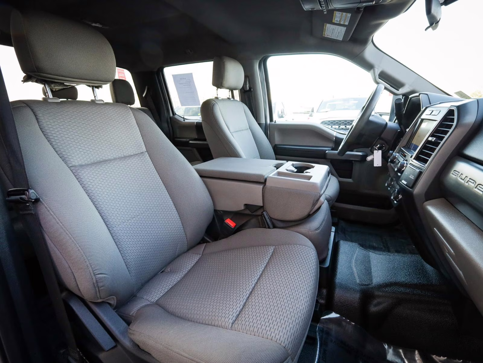 2021 Oxford White Ford Super Duty F-450 DRW XLT 4X4 Truck