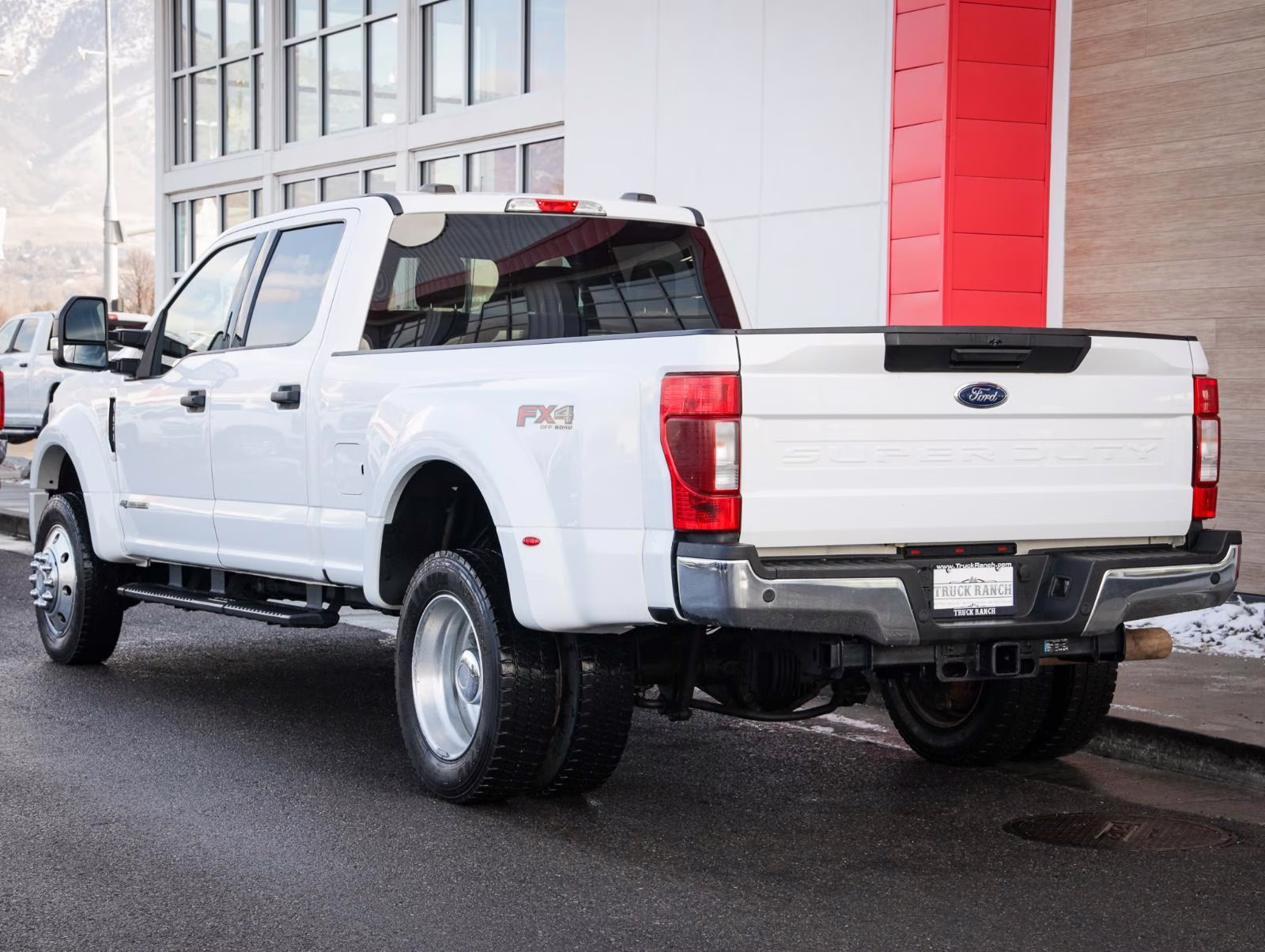 2021 Oxford White Ford Super Duty F-450 DRW XLT 4X4 Truck
