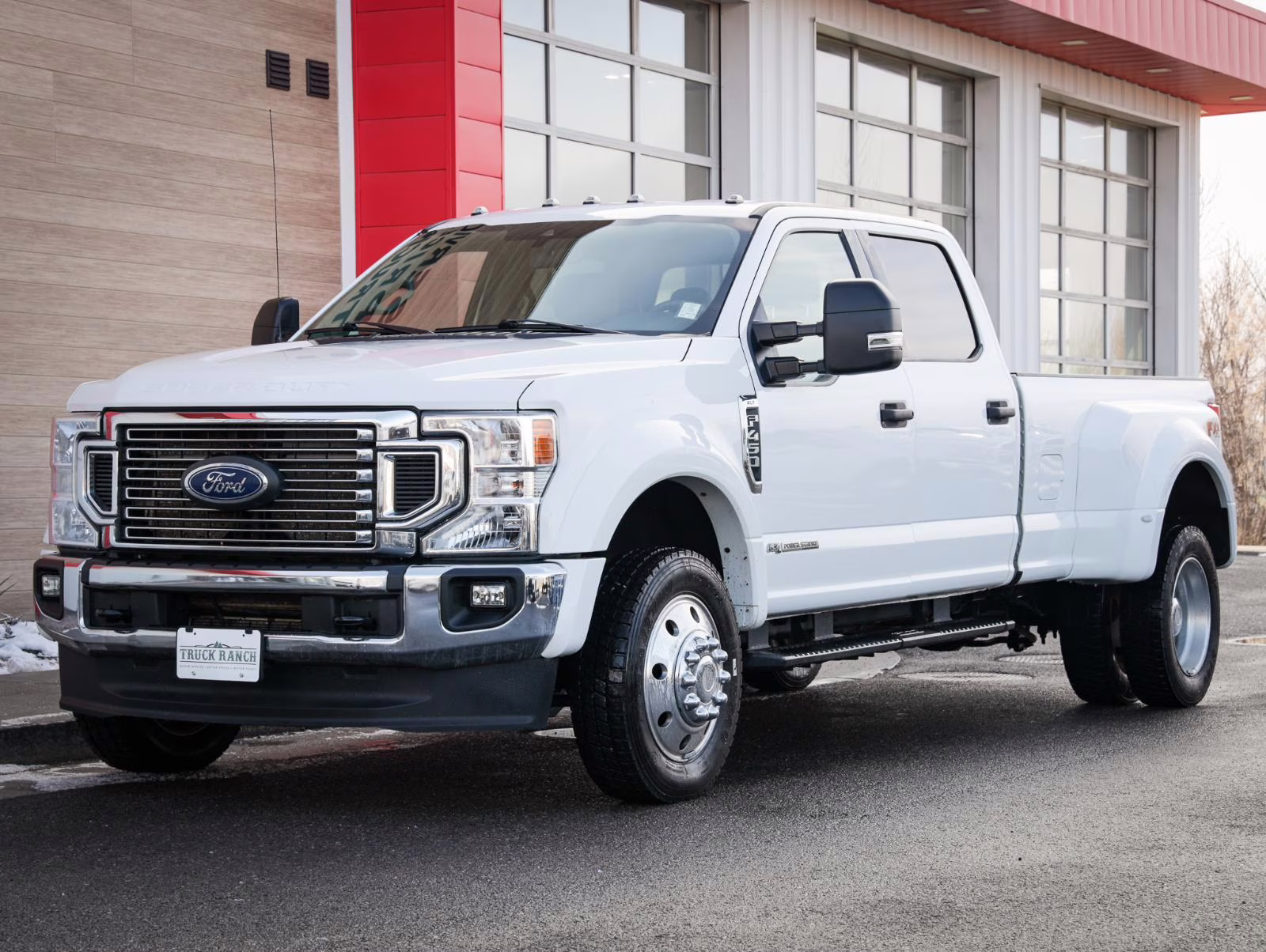 2021 Oxford White Ford Super Duty F-450 DRW XLT 4X4 Truck