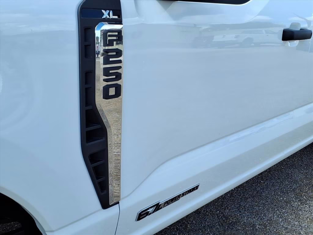 2026 Oxford White Ford Super Duty F-250 SRW XL RWD Truck