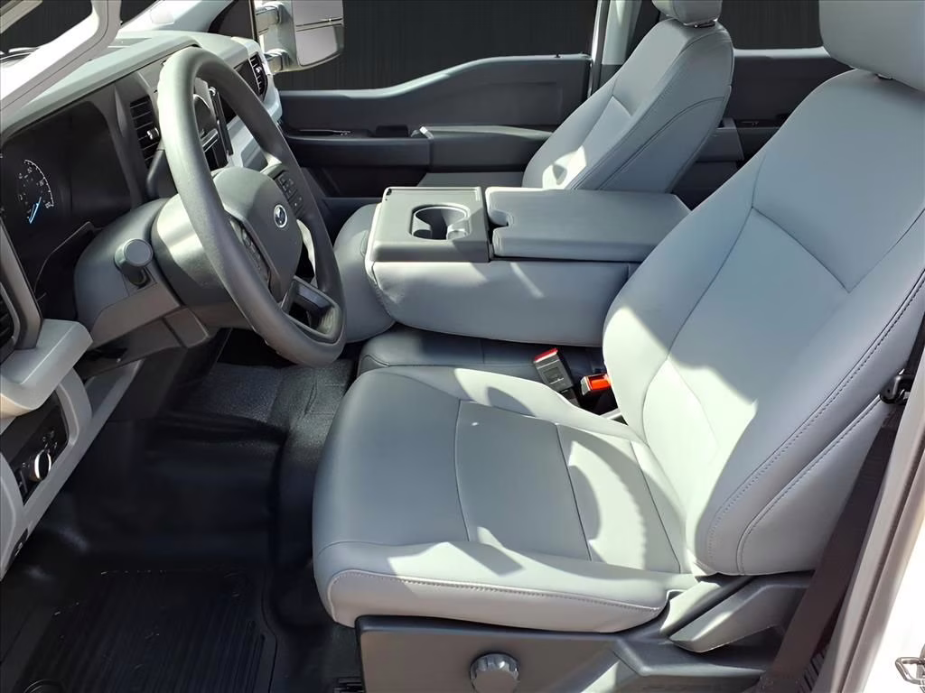 2026 Oxford White Ford Super Duty F-250 SRW XL RWD Truck