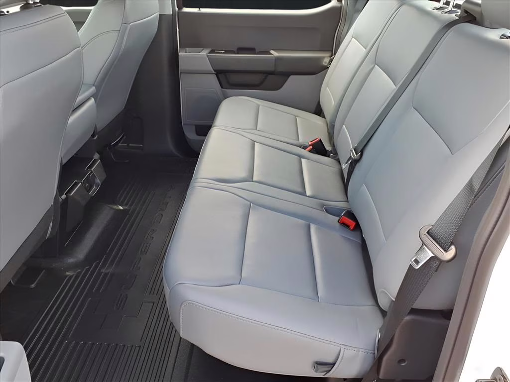 2026 Oxford White Ford Super Duty F-250 SRW XL RWD Truck