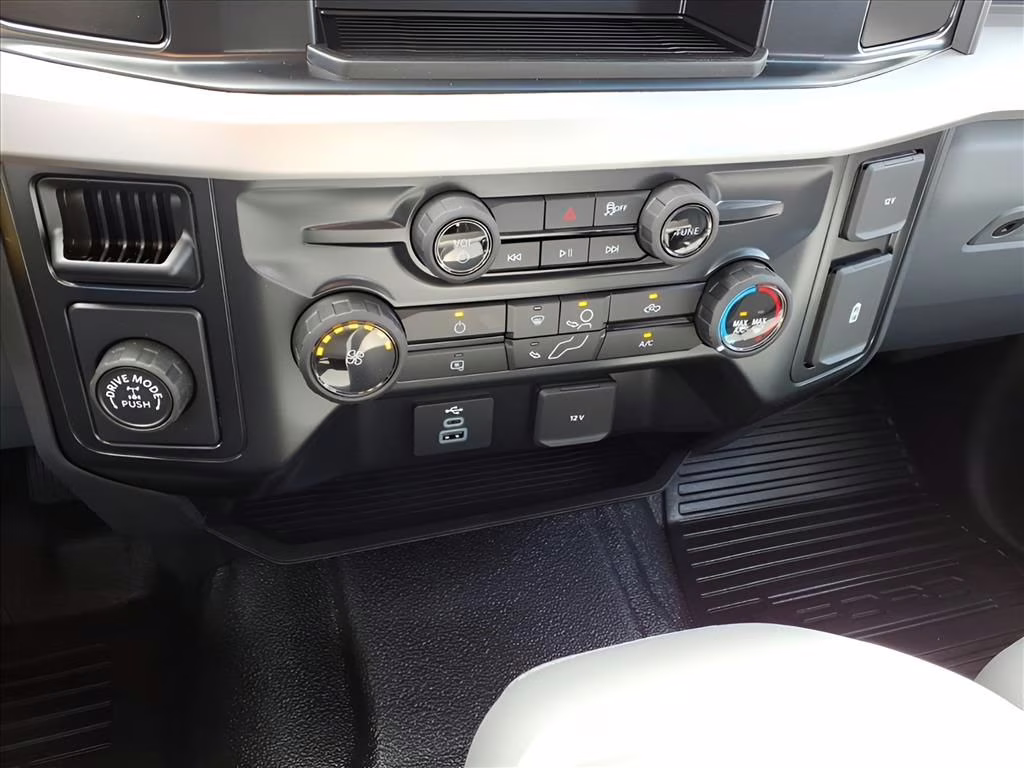 2026 Oxford White Ford Super Duty F-250 SRW XL RWD Truck