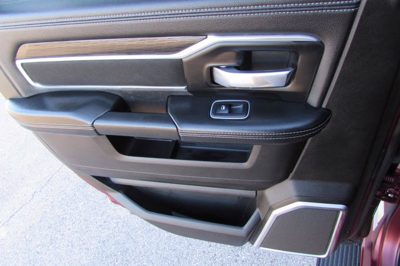 2024 Delmo Red Ram 3500 Laramie 4X4 Truck