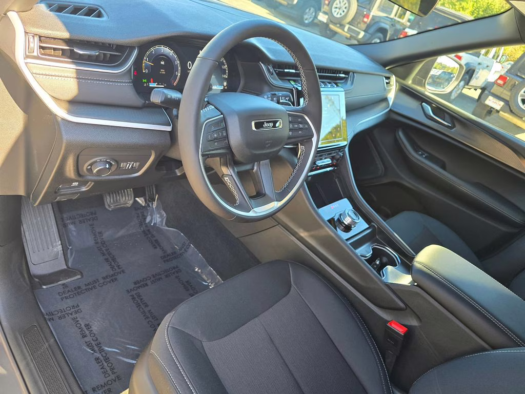 2025 Baltic Gray Metallic Clearcoat Jeep Grand Cherokee Laredo X 4X4 SUV