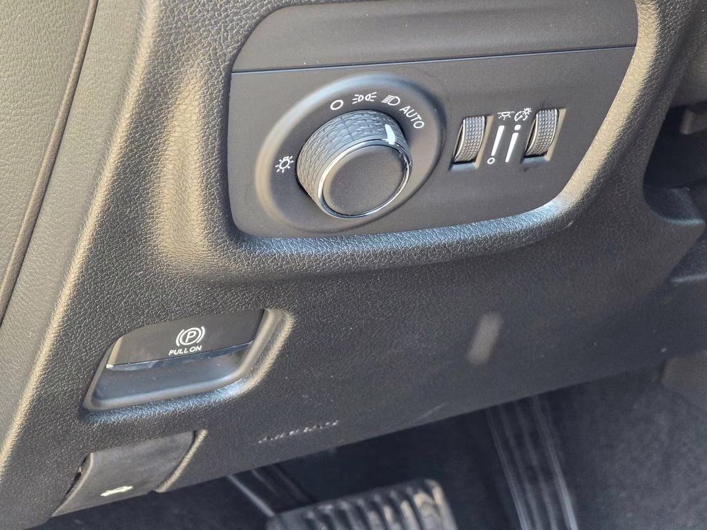 2025 Baltic Gray Metallic Clearcoat Jeep Grand Cherokee Laredo X 4X4 SUV