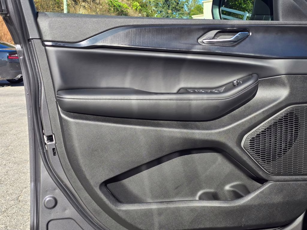 2025 Baltic Gray Metallic Clearcoat Jeep Grand Cherokee Laredo X 4X4 SUV