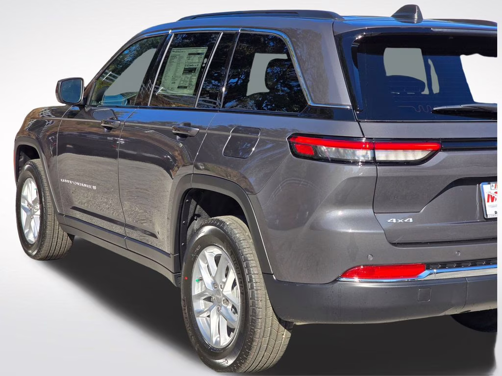 2025 Baltic Gray Metallic Clearcoat Jeep Grand Cherokee Laredo X 4X4 SUV