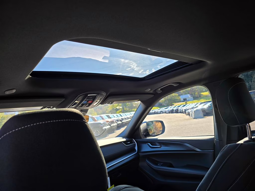 2025 Baltic Gray Metallic Clearcoat Jeep Grand Cherokee Laredo X 4X4 SUV