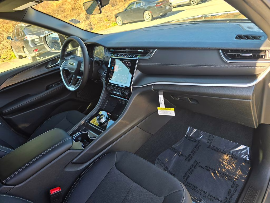 2025 Baltic Gray Metallic Clearcoat Jeep Grand Cherokee Laredo X 4X4 SUV