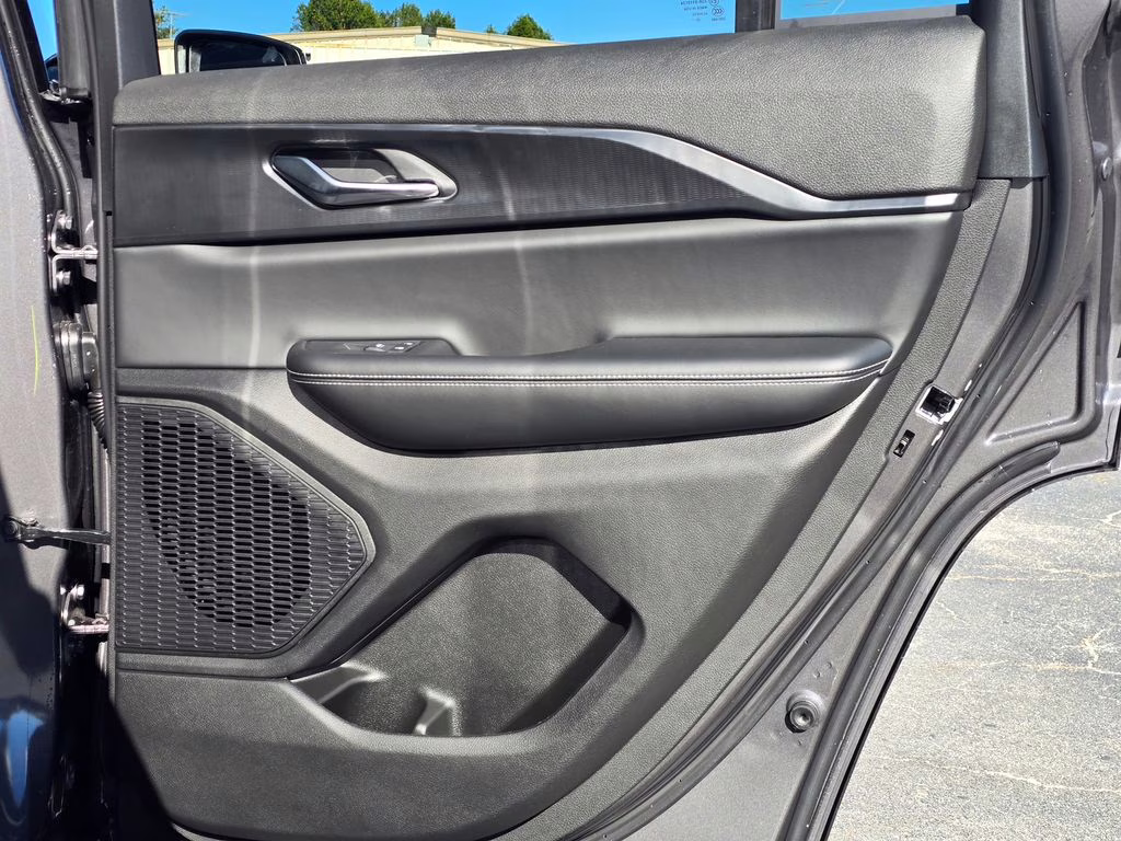 2025 Baltic Gray Metallic Clearcoat Jeep Grand Cherokee Laredo X 4X4 SUV