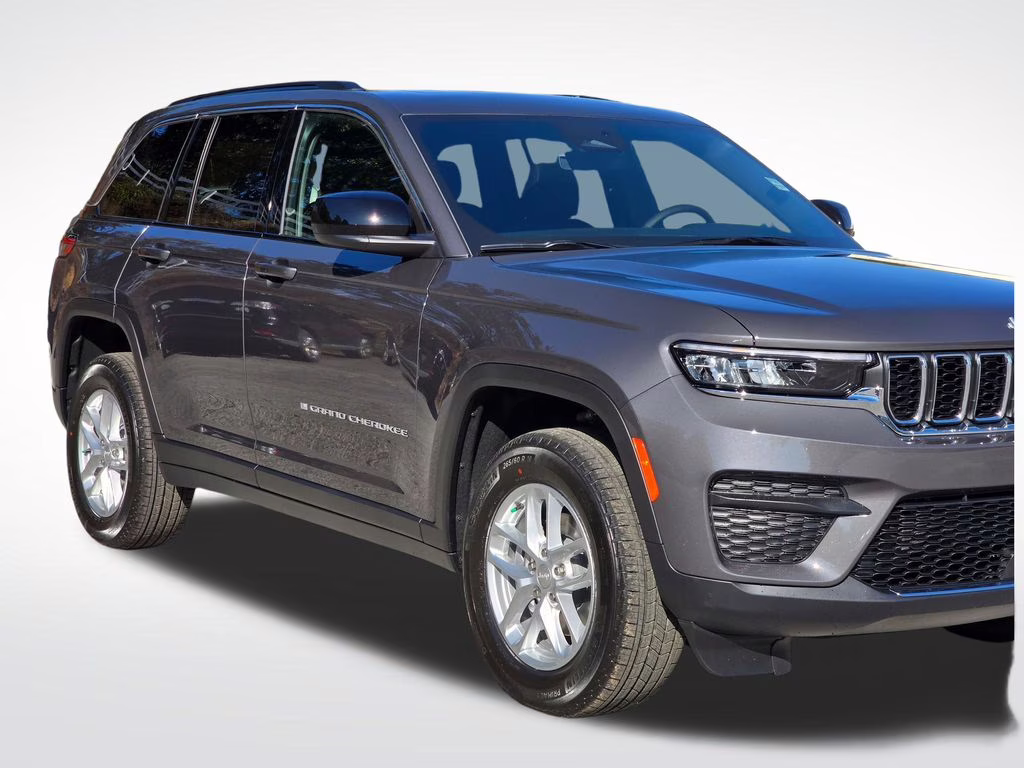 2025 Baltic Gray Metallic Clearcoat Jeep Grand Cherokee Laredo X 4X4 SUV