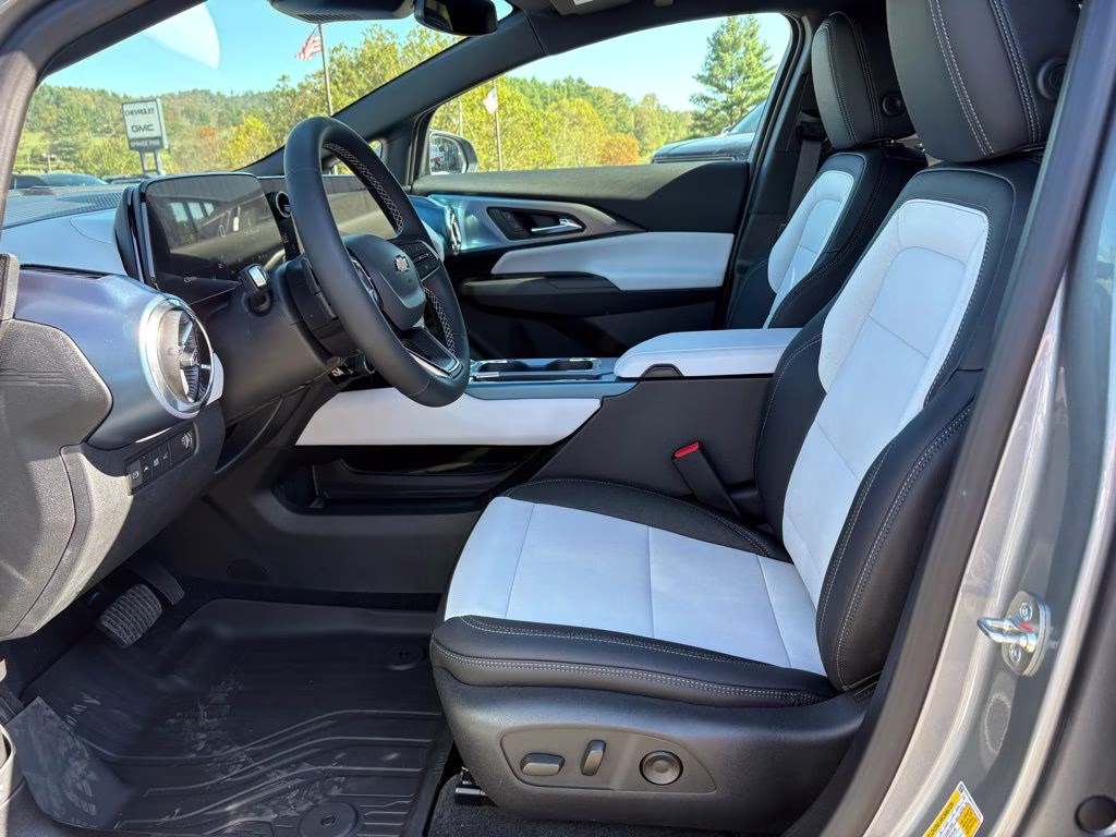 2026 Sterling Gray Metallic Chevrolet Equinox EV LT FWD SUV