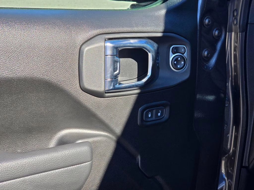 2026 Granite Crystal Metallic Clearcoat Jeep Wrangler Willys 4X4 SUV