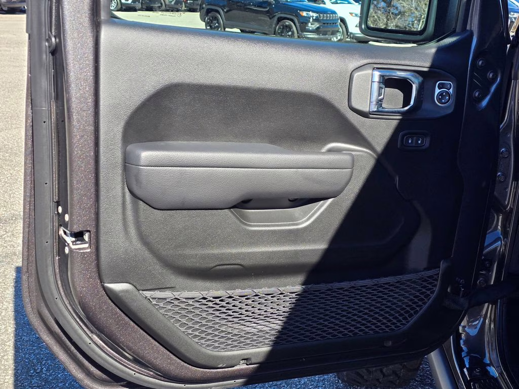 2026 Granite Crystal Metallic Clearcoat Jeep Wrangler Willys 4X4 SUV