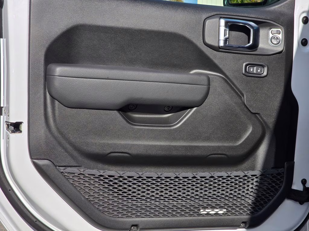 2026 Bright White Clearcoat Jeep Wrangler Willys 4X4 SUV