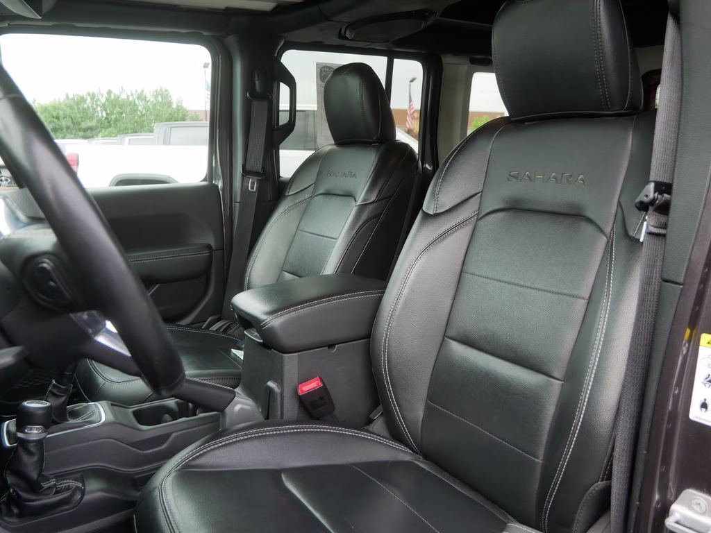 2020 Granite Crystal Metallic Clearcoat Jeep Wrangler Unlimited Sahara 4X4 SUV