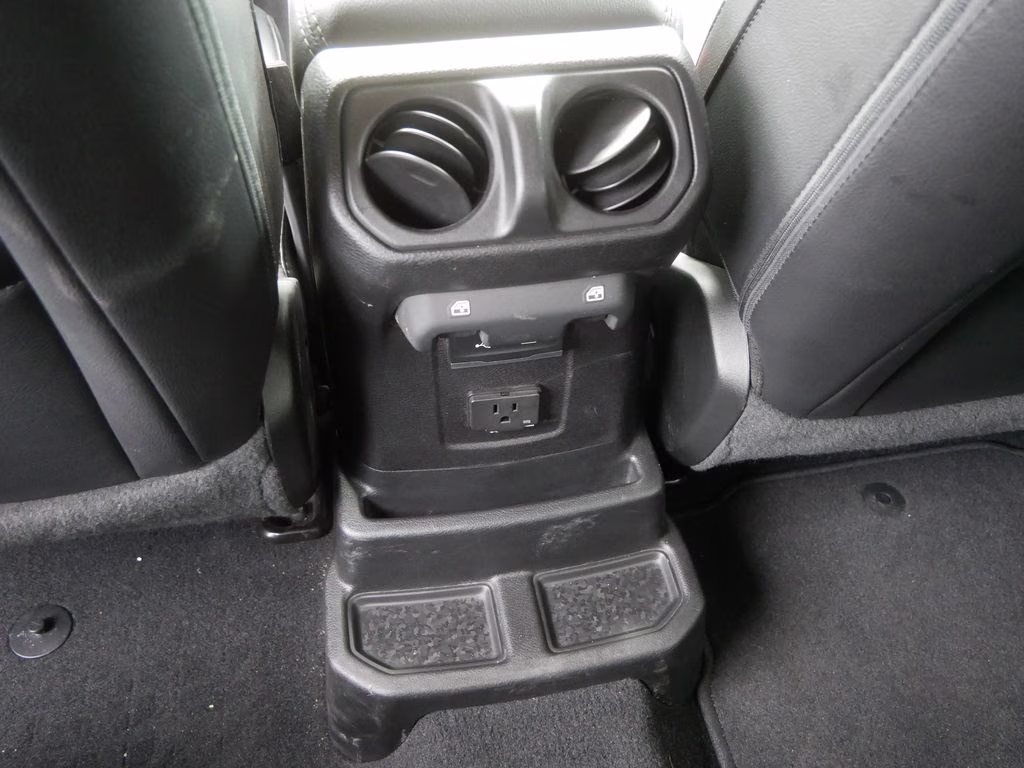 2020 Granite Crystal Metallic Clearcoat Jeep Wrangler Unlimited Sahara 4X4 SUV