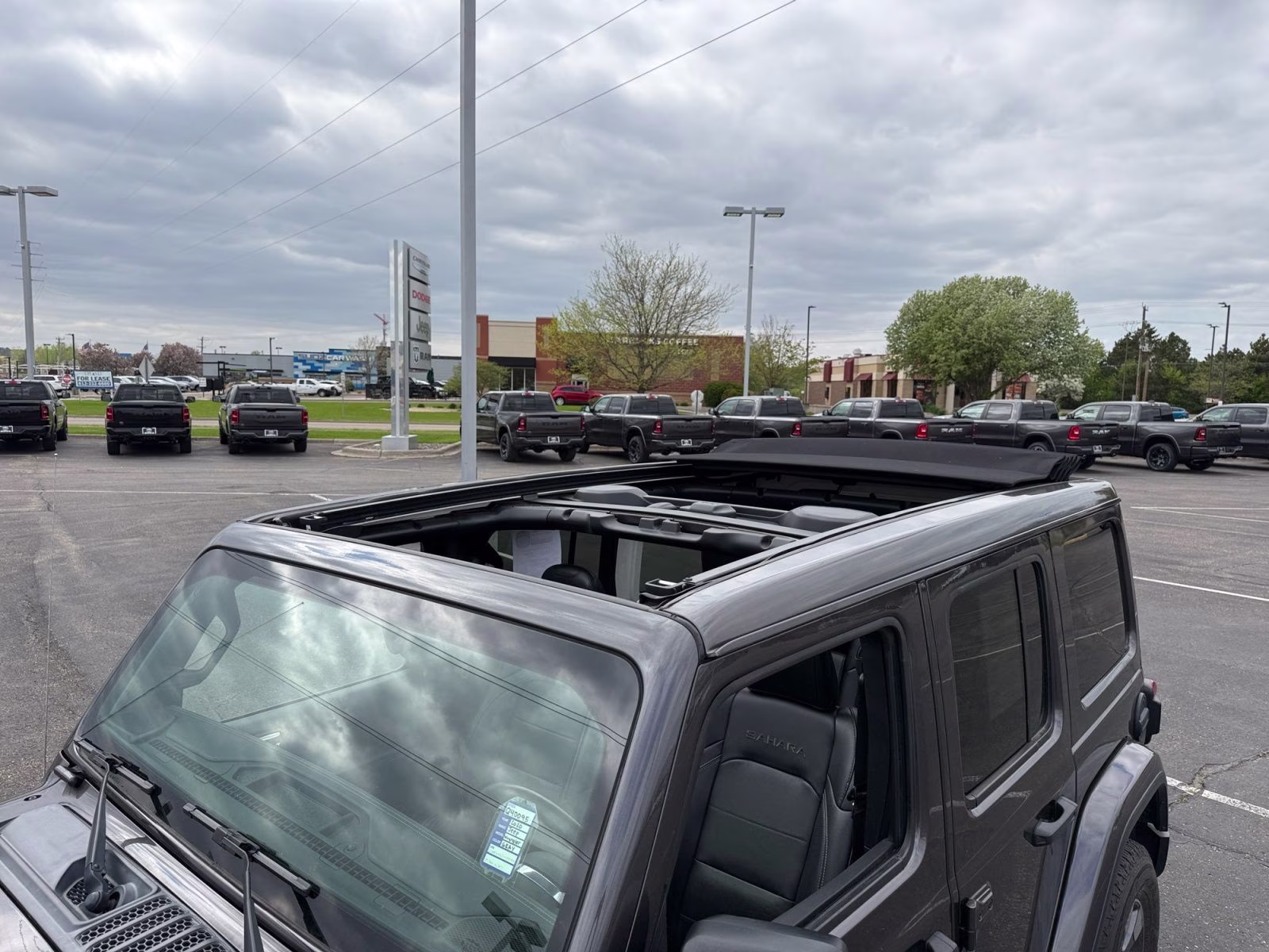 2020 Granite Crystal Metallic Clearcoat Jeep Wrangler Unlimited Sahara 4X4 SUV
