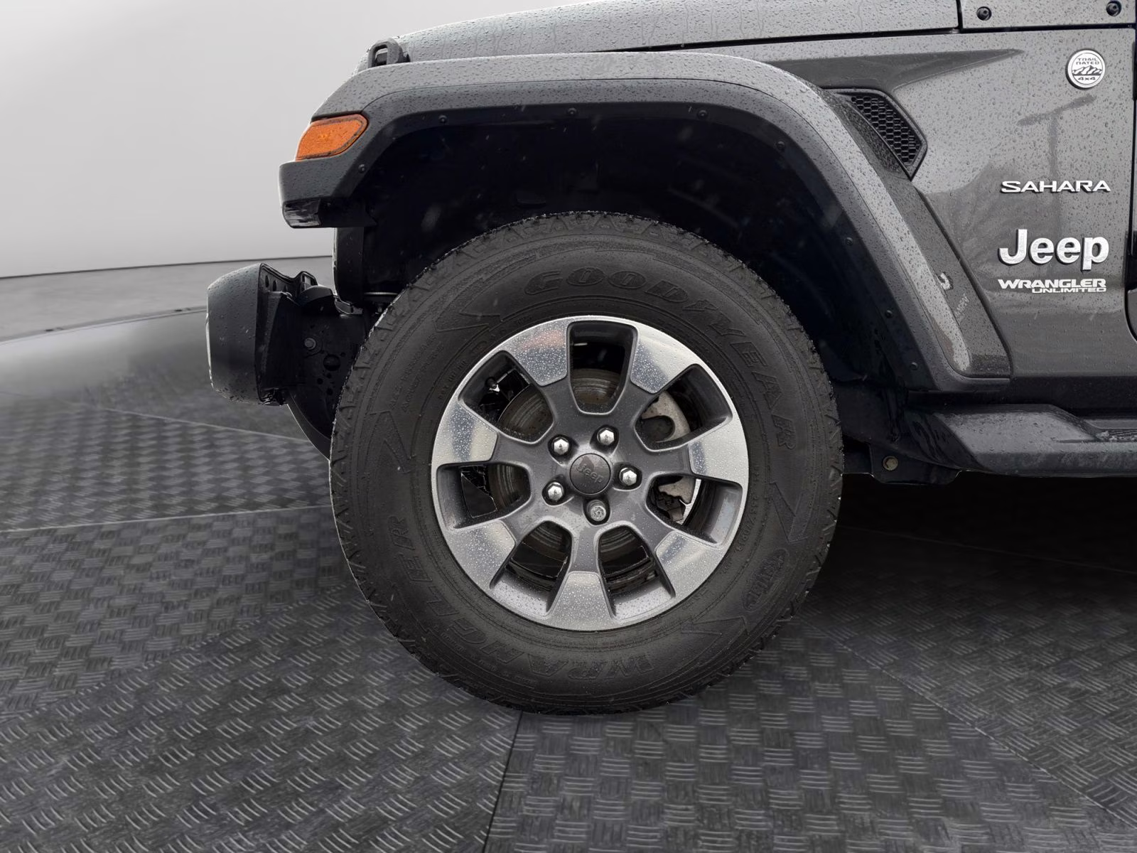 2020 Granite Crystal Metallic Clearcoat Jeep Wrangler Unlimited Sahara 4X4 SUV