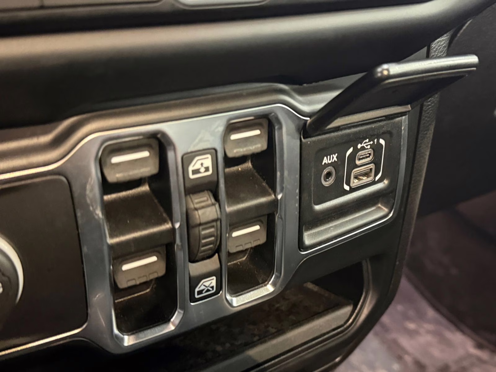 2020 Granite Crystal Metallic Clearcoat Jeep Wrangler Unlimited Sahara 4X4 SUV