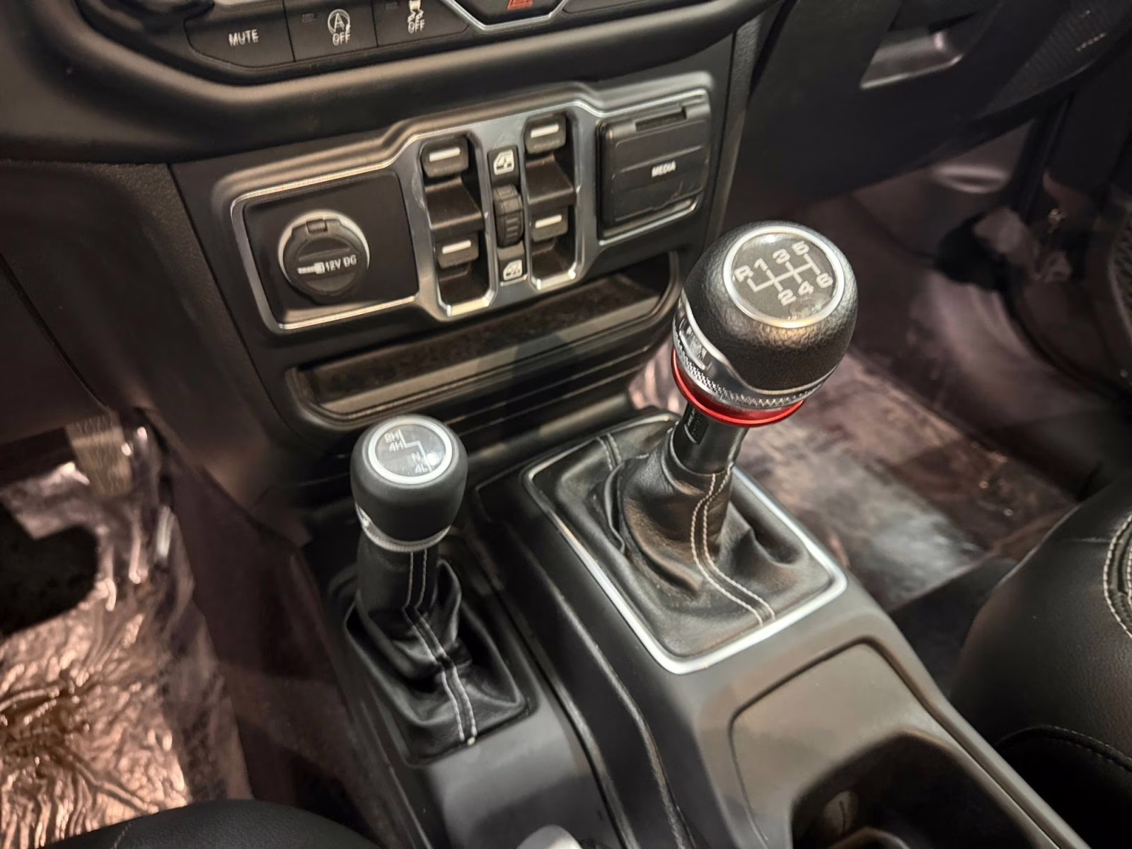 2020 Granite Crystal Metallic Clearcoat Jeep Wrangler Unlimited Sahara 4X4 SUV