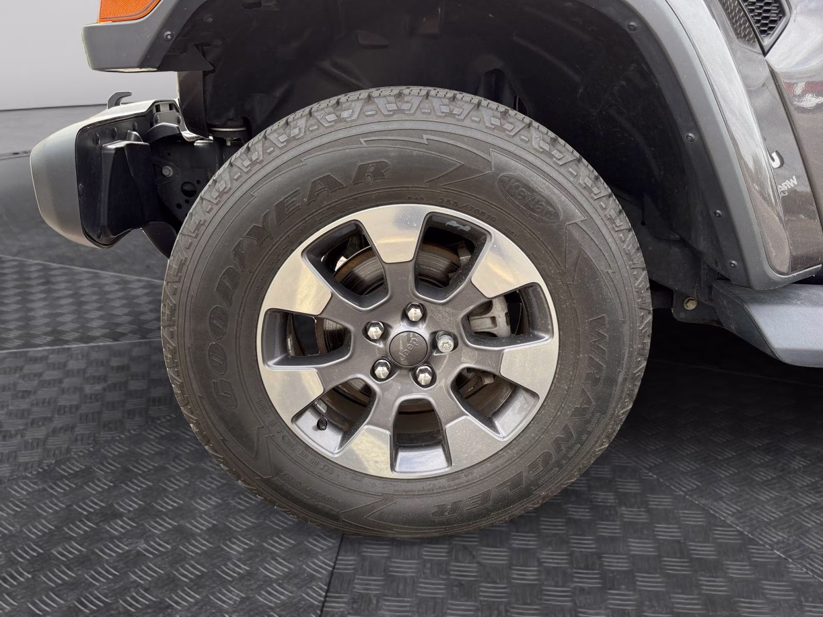2020 Granite Crystal Metallic Clearcoat Jeep Wrangler Unlimited Sahara 4X4 SUV
