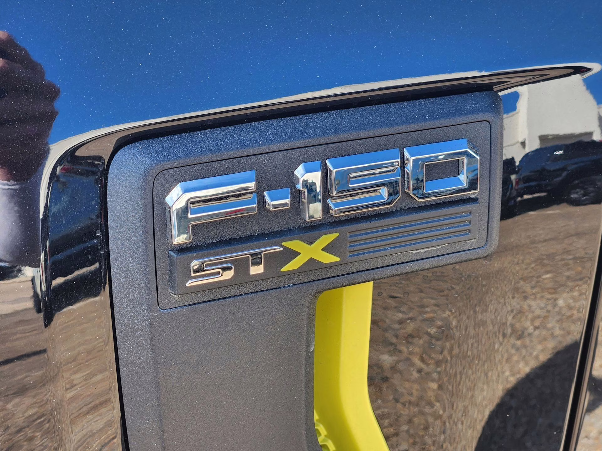 2025 Agate Black Metallic Ford F-150 STX 4X4 Truck