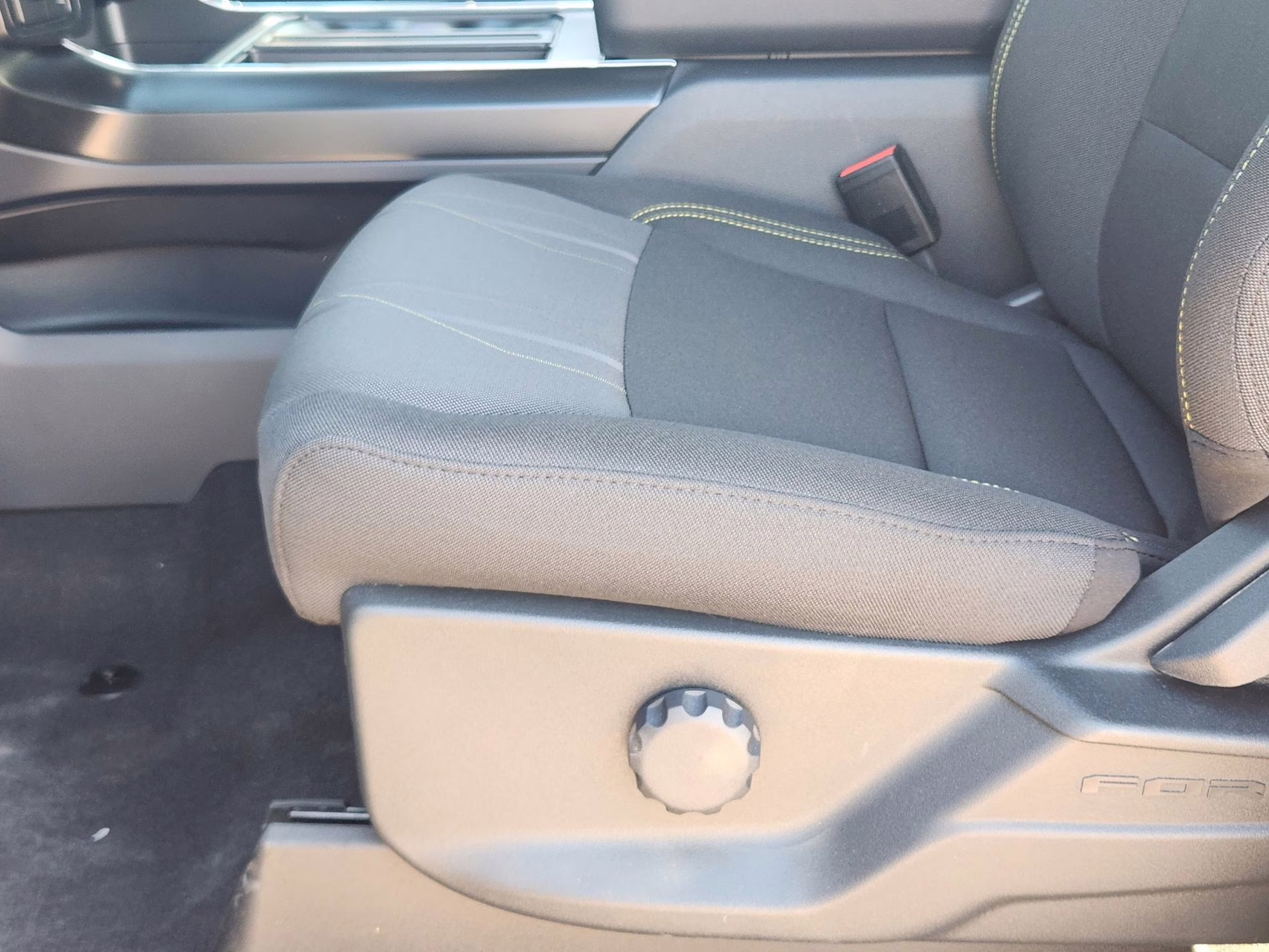 2025 Agate Black Metallic Ford F-150 STX 4X4 Truck