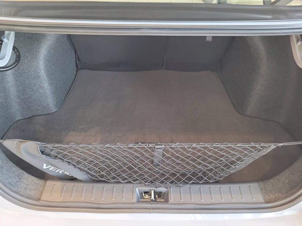 2025 Pearl Nissan Versa 1.6 SR FWD Sedan