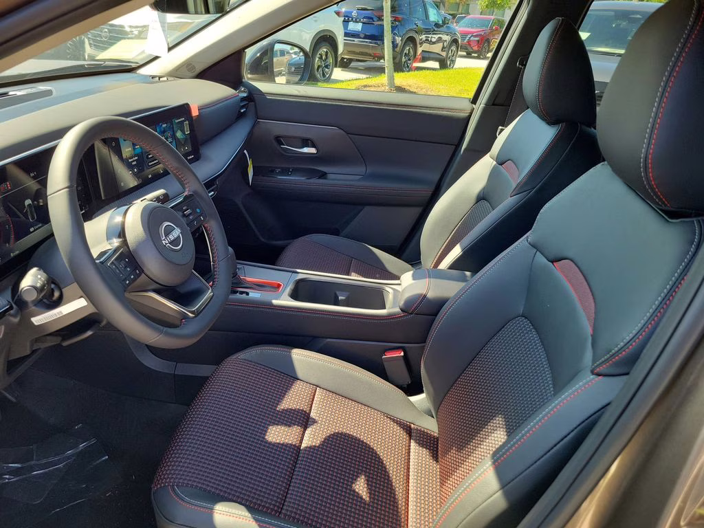 2026 Bronze Metallic Nissan Kicks SR FWD SUV