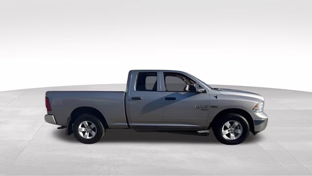 2022 Billet Silver Metallic Clearcoat Ram 1500 Classic SLT 4X4 Truck