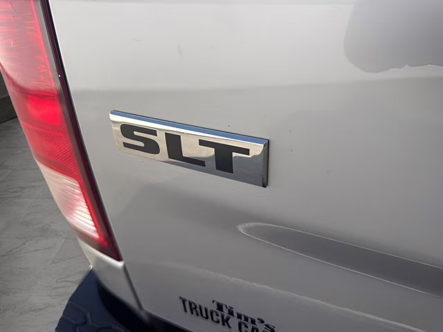 2022 Billet Silver Metallic Clearcoat Ram 1500 Classic SLT 4X4 Truck
