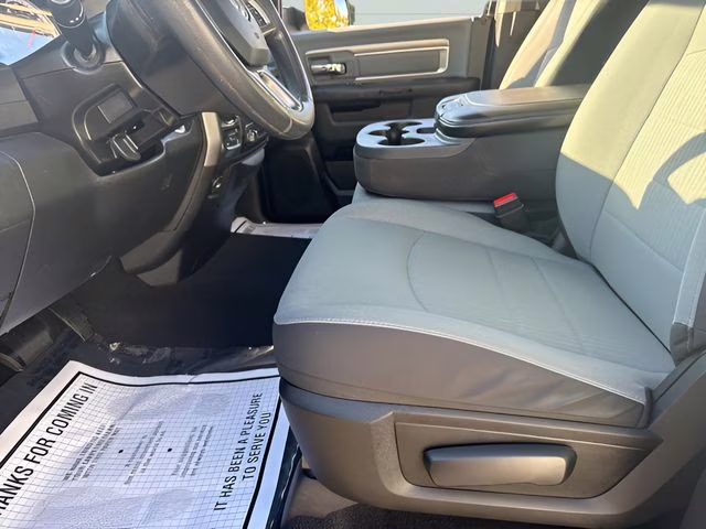 2022 Billet Silver Metallic Clearcoat Ram 1500 Classic SLT 4X4 Truck