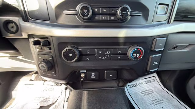 2021 Oxford White Ford F-150 XL 4X4 Truck