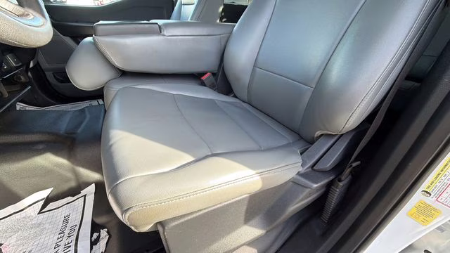 2021 Oxford White Ford F-150 XL 4X4 Truck