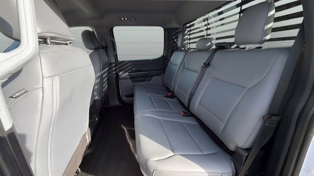 2021 Oxford White Ford F-150 XL 4X4 Truck