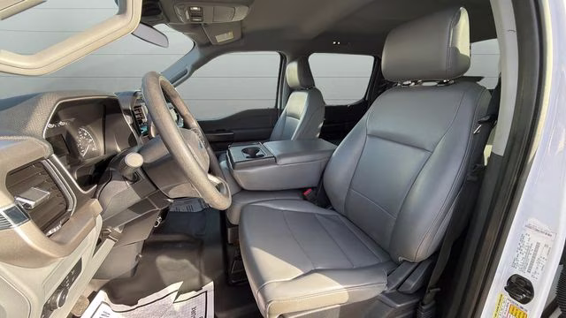 2021 Oxford White Ford F-150 XL 4X4 Truck