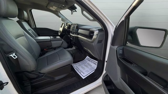 2021 Oxford White Ford F-150 XL 4X4 Truck