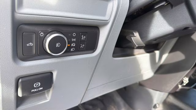 2021 Oxford White Ford F-150 XL 4X4 Truck