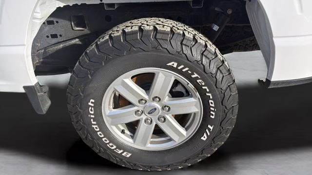 2021 Oxford White Ford F-150 XL 4X4 Truck