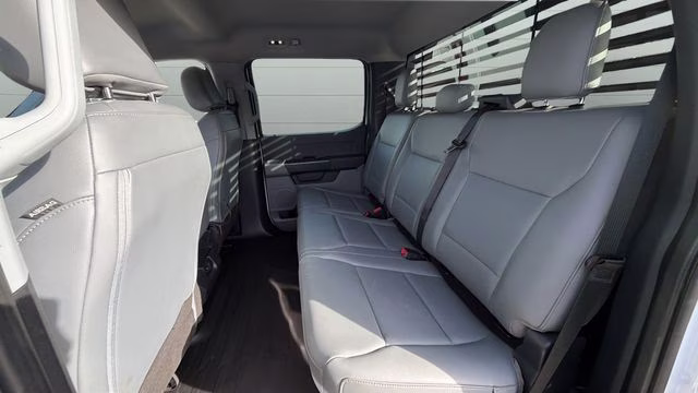 2021 Oxford White Ford F-150 XL 4X4 Truck
