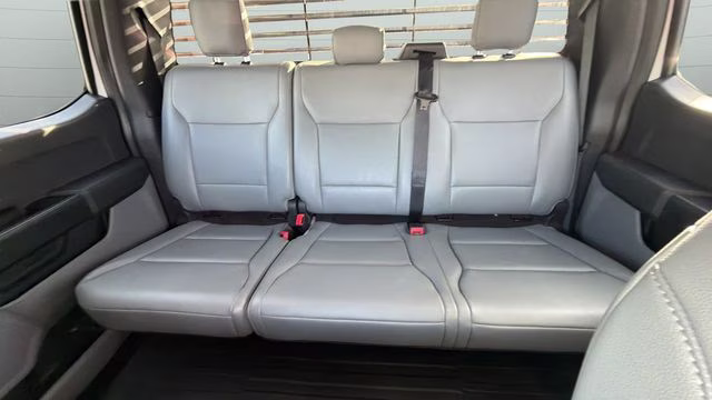 2021 Oxford White Ford F-150 XL 4X4 Truck