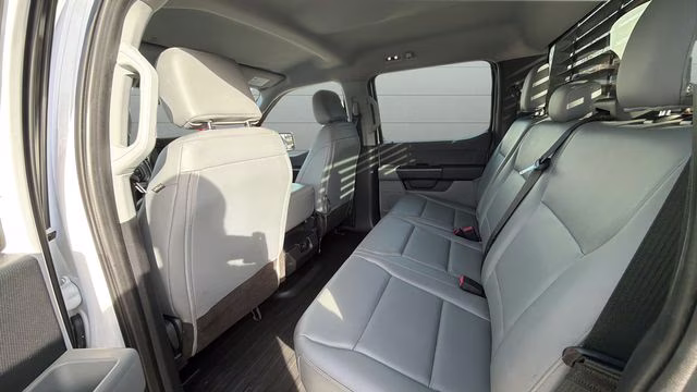 2021 Oxford White Ford F-150 XL 4X4 Truck