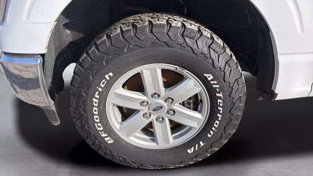 2021 Oxford White Ford F-150 XL 4X4 Truck