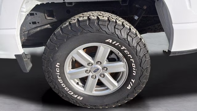2021 Oxford White Ford F-150 XL 4X4 Truck